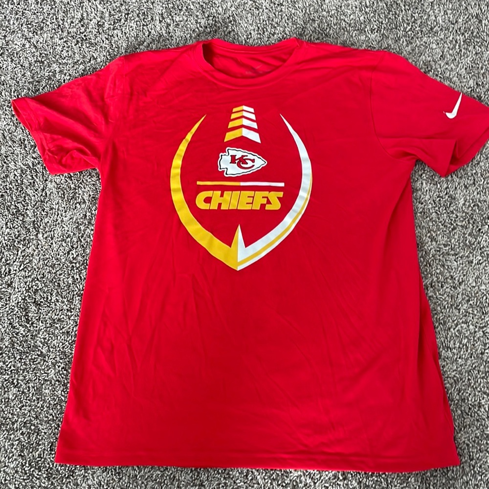 KANSAS CITY CHEIFS NIKE  Dri -fit  Men’s Large shirt NWOT
